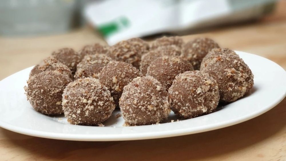 Image of Cinnamon Bun Protein Balls