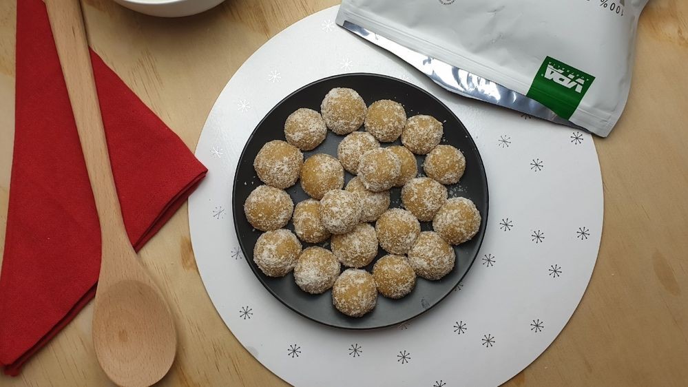 Image of Eggnog Protein Balls