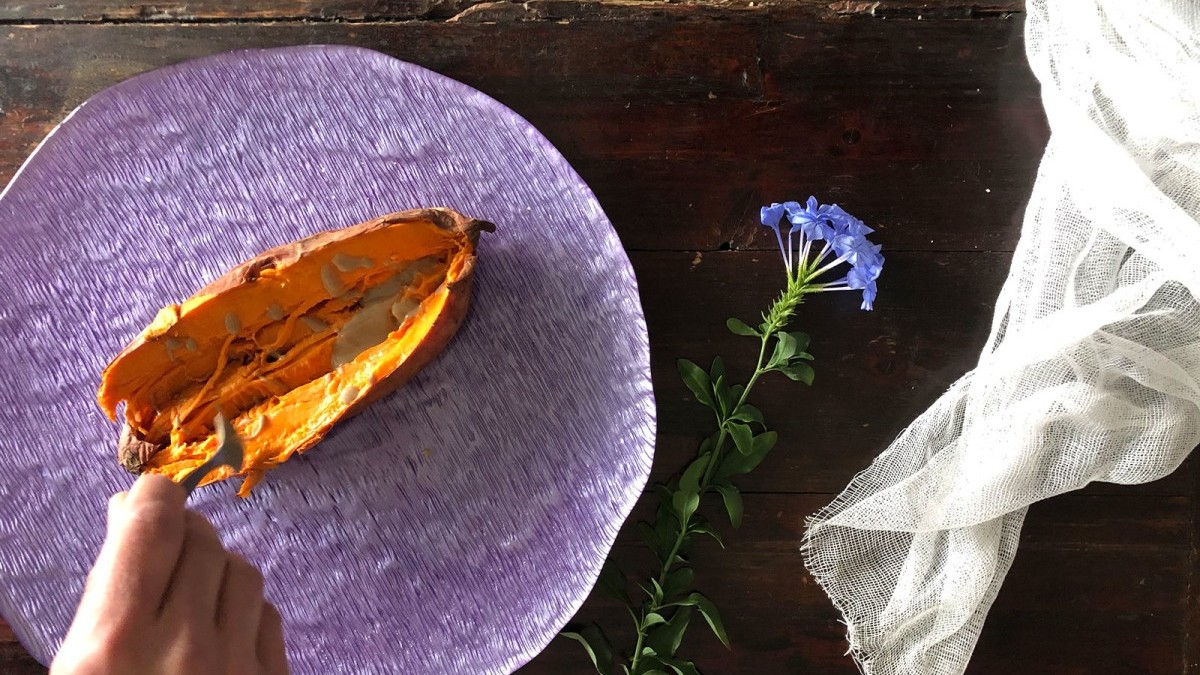 Image of Camote al horno con tahini y silan