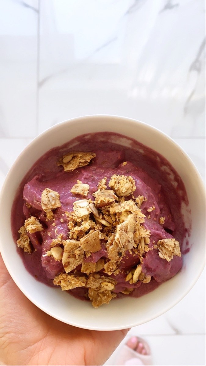 Raspberry Plant Protein Smoothie Bowl