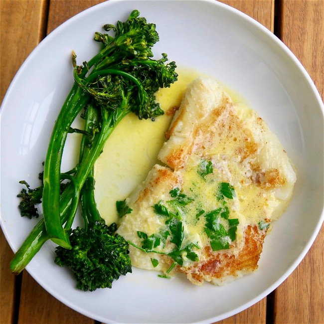 Image of creamy lemon butter sauce for fish