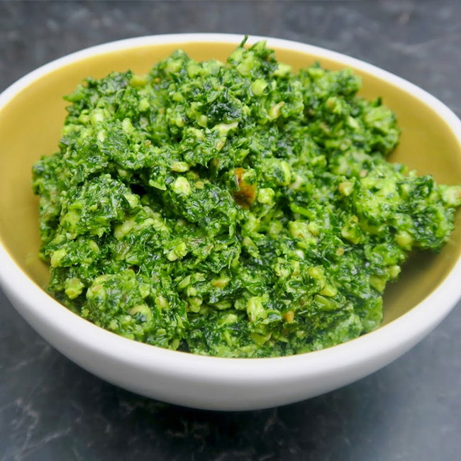 Image of kale pesto with walnuts
