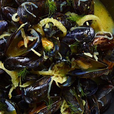 Steamed Mussels with Fennel and Lemon