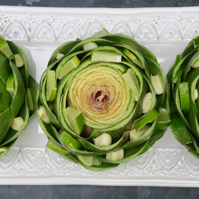 Image of artichoke with garlic, lime & aioli