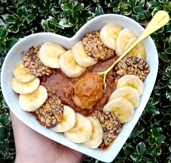 Image of Yummy Peanut Butter and Honeycomb Chocolate Porridge / Oatmeal 