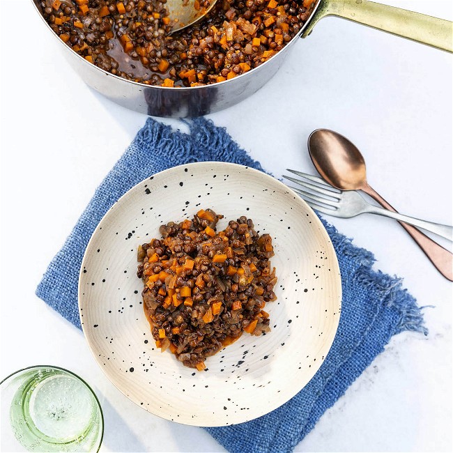 Image of Garlicky Puy Lentils with Mustard Seeds