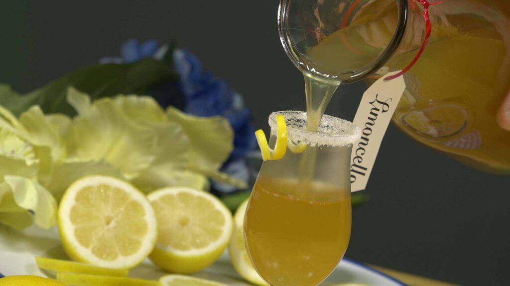 Image of Limoncello Della Regina (The Queen’s Lemoncello)