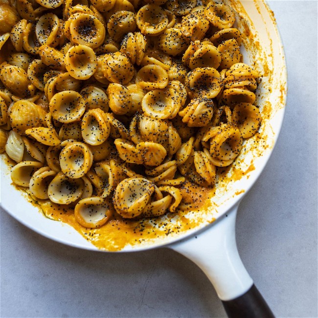 Image of Creamy Carrot Pasta with Poppy Seeds