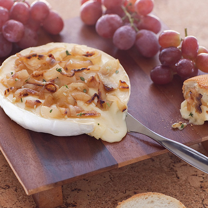Baked Brie with Caramelized Onions