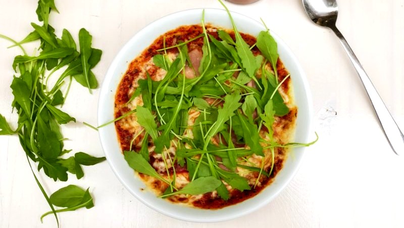 Image of HERZHAFTE BOWL MIT RUCOLA & SCHINKEN