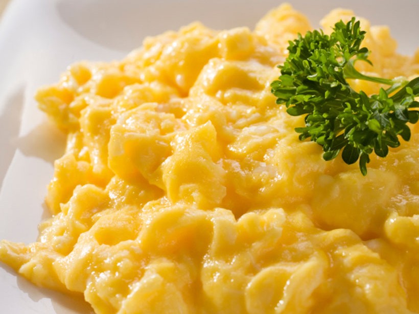 How to Cook Scrambled Eggs in a Stainless Steel Pan (Video