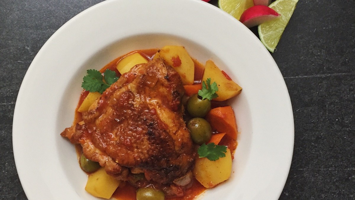 Image of Braised Chicken with Potatoes, Carrots and Green Olives