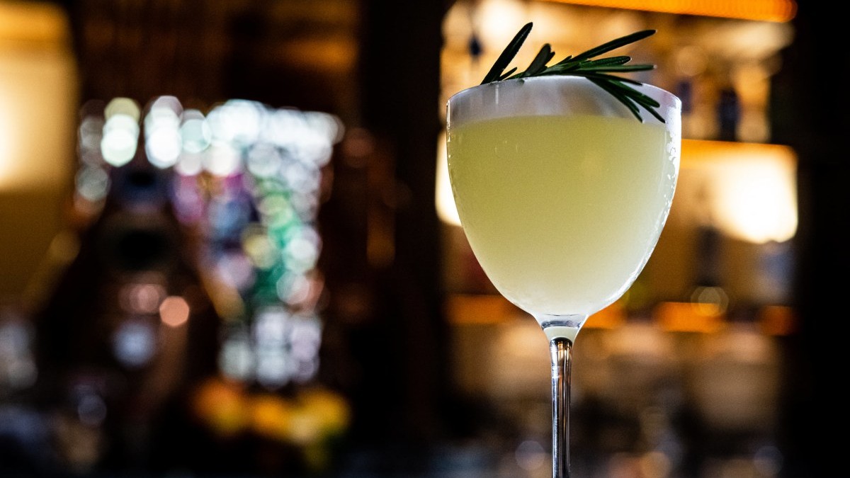 Image of The Classic 'Gin Sour' Cocktail with a Mediterranean twist