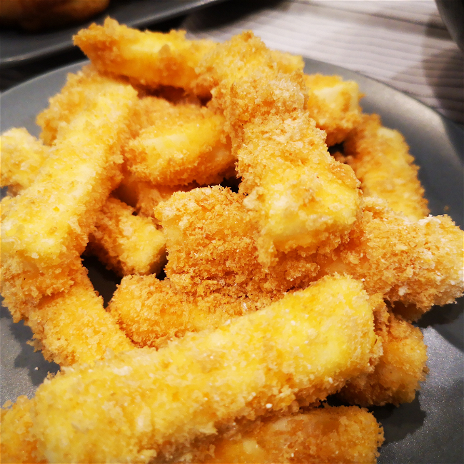 Image of Crunchy Mozzarella Sticks