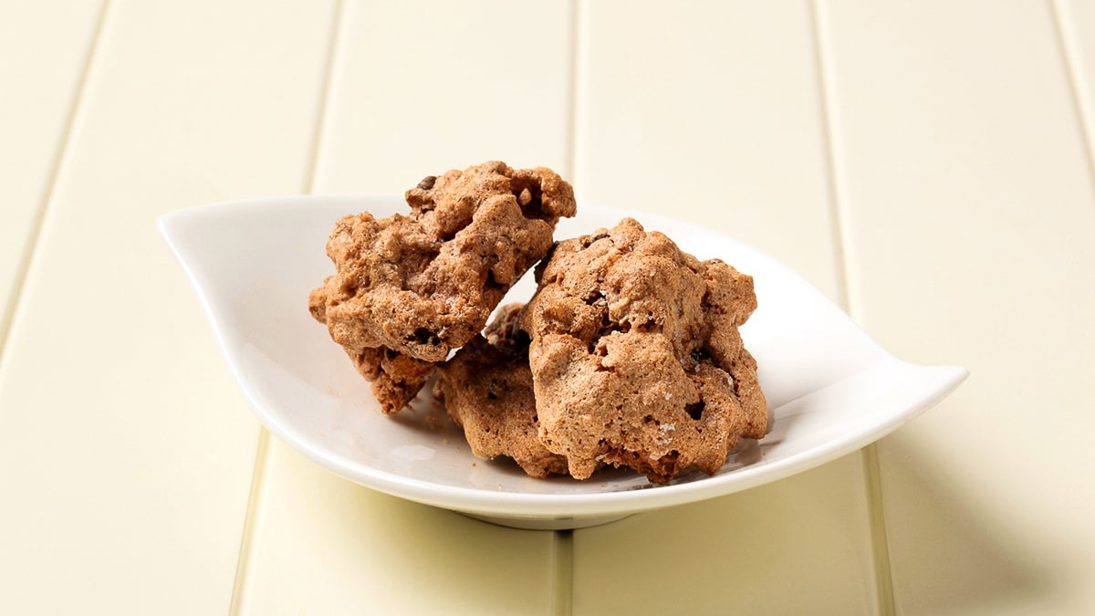 Image of Chocolate Almond Meringues