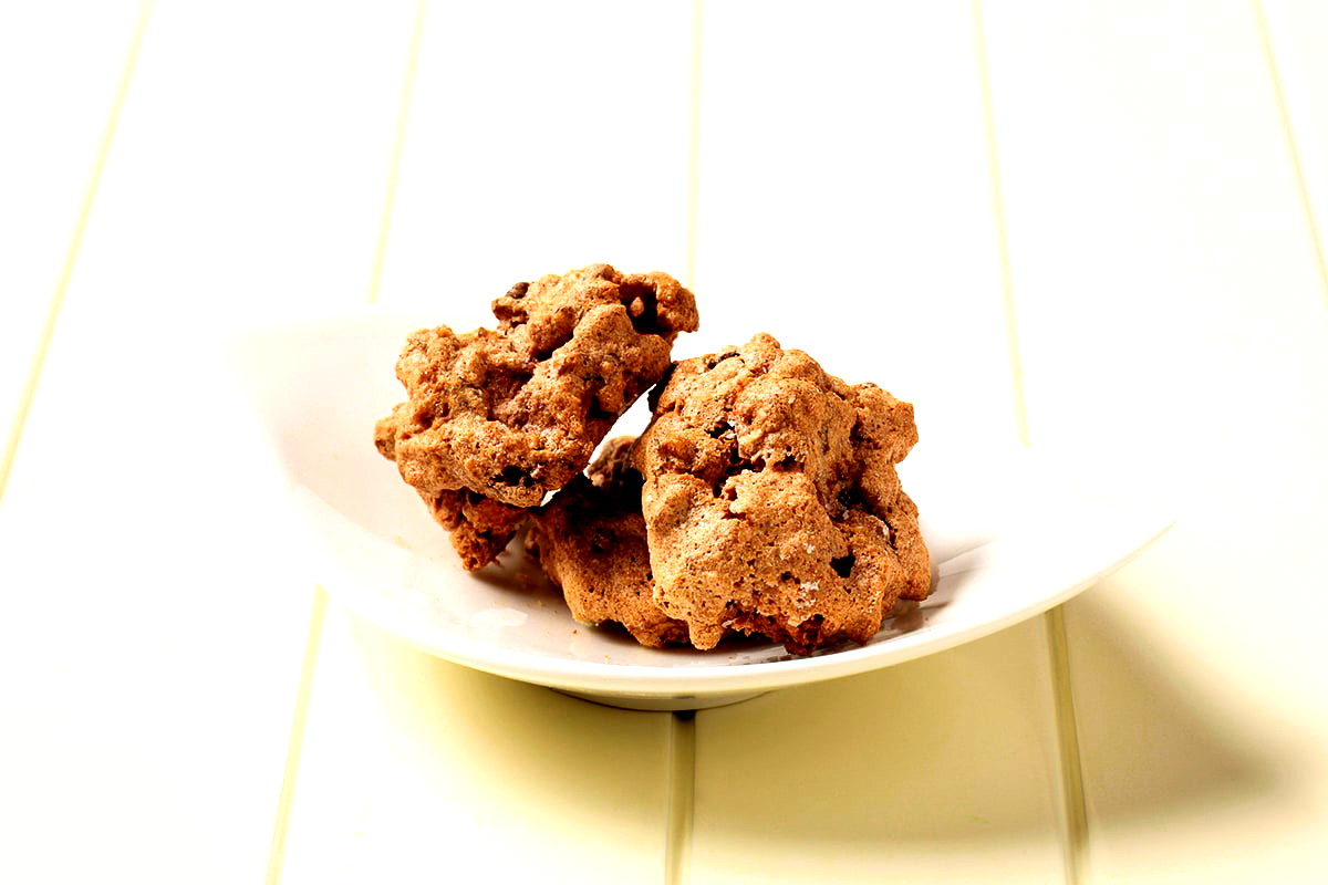 Image of Chocolate Almond Meringues