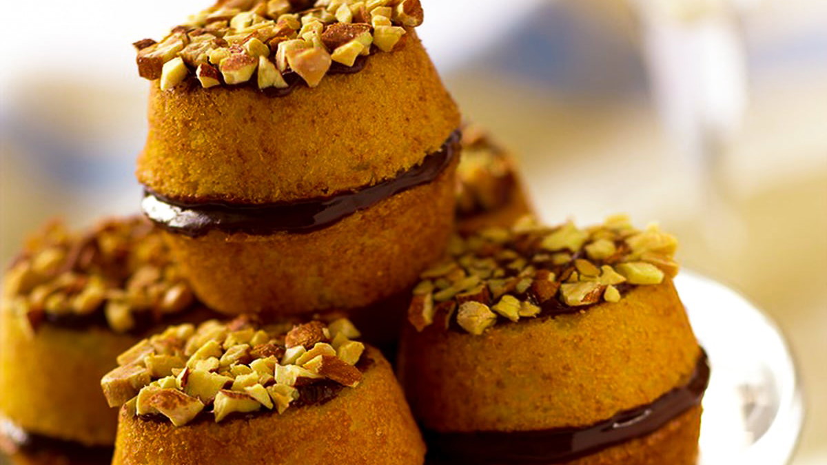 Image of Almond Chocolate Whoopie Pie