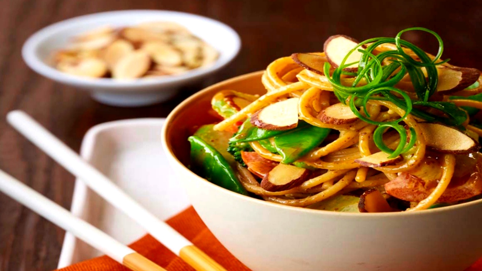 Image of Asian Noodle Bowl With Spicy Almond Sauce