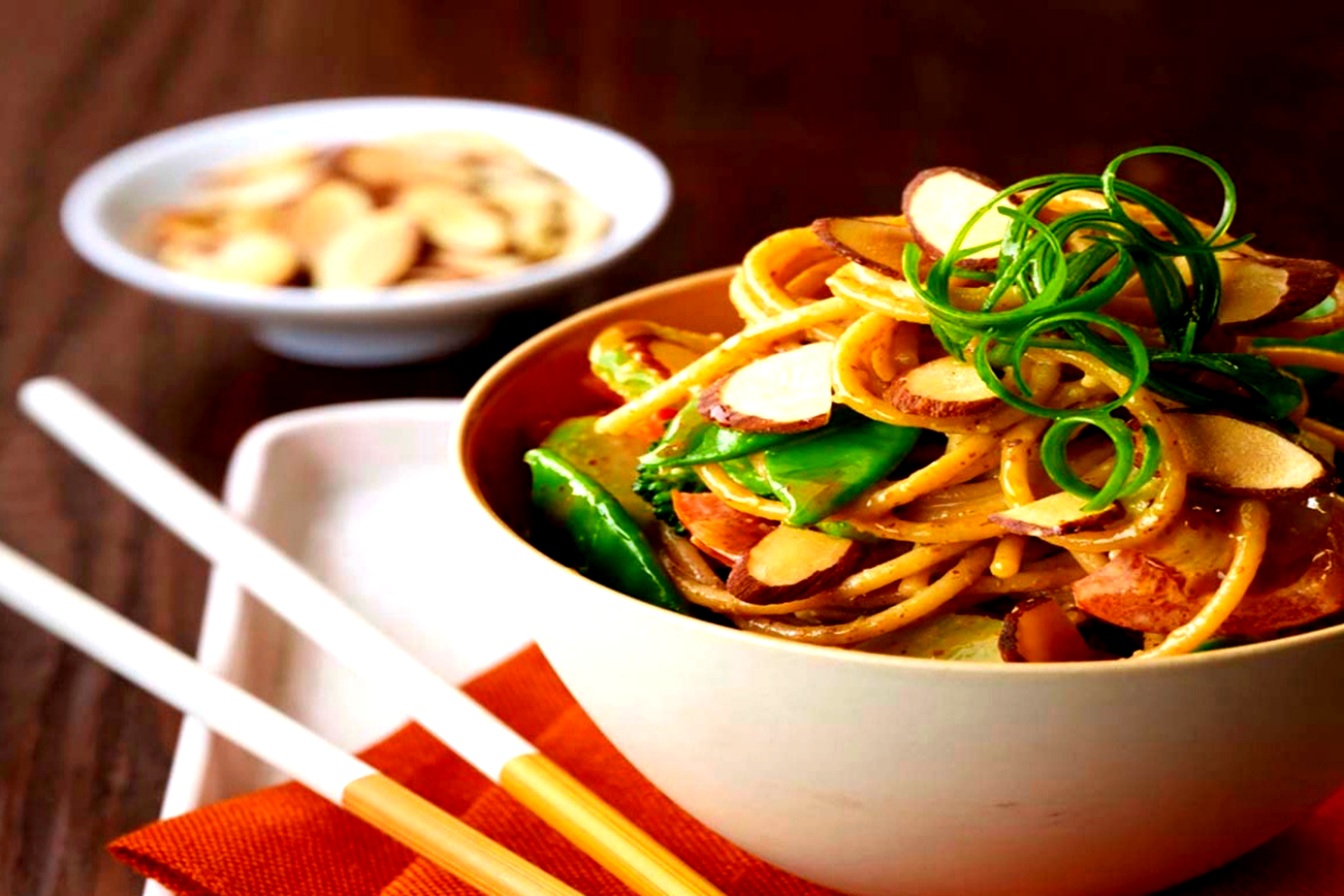 Image of Asian Noodle Bowl With Spicy Almond Sauce