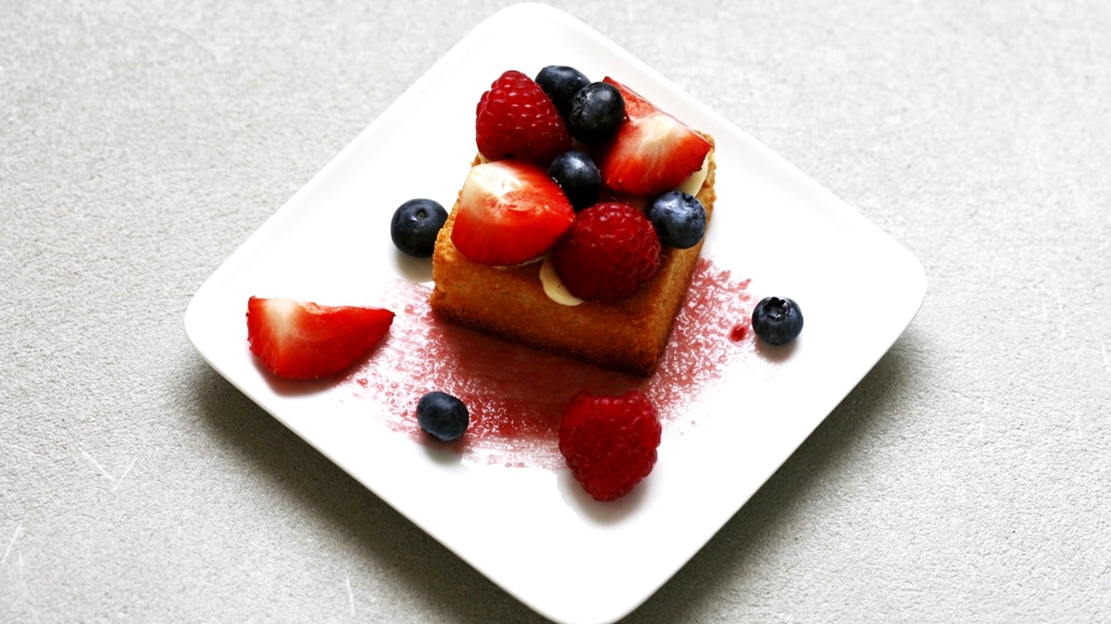 Image of Florian Bellanger's Berries Almond Tart