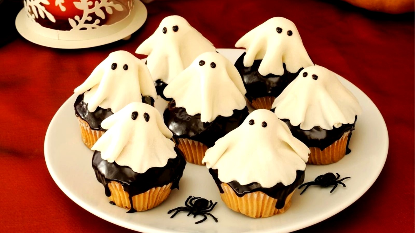 Image of Marzipan Ghost Cupcakes