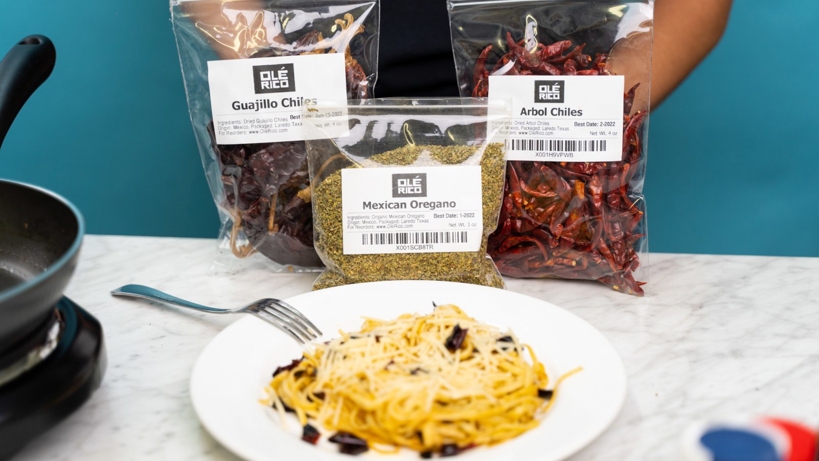 Image of Spaghetti with Mexican dried peppers and Oregano Recipe