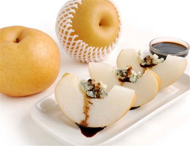 Image of Korean Pears with Bleu Cheese Crumble and Balsamic Reduction