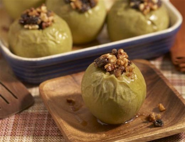Image of Baked Apples with Raisins and Walnut Filling