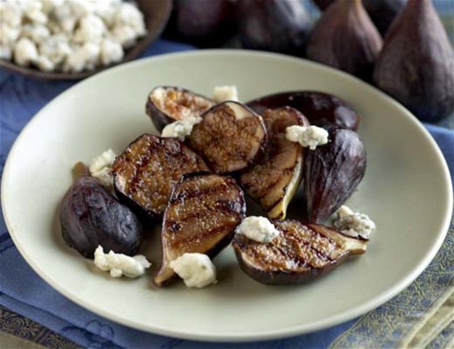 Image of Barbecued Figs with Blue Cheese