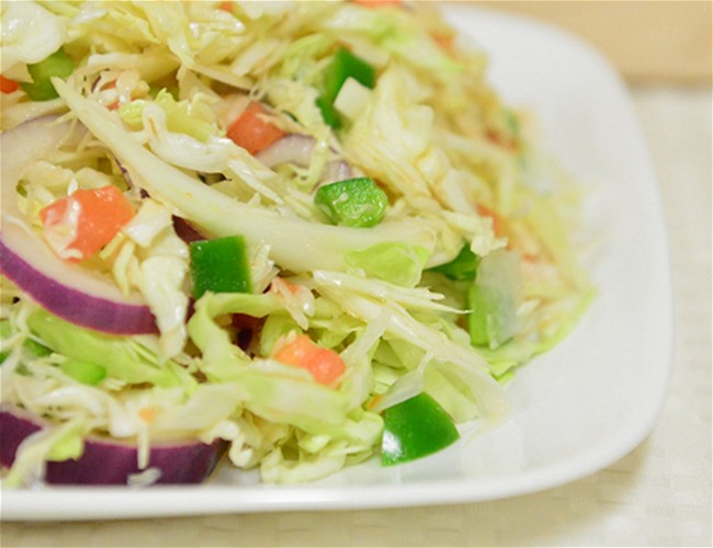 Image of Cabbage and Tomato Salad (Ensalada de Repollo y Tomate)
