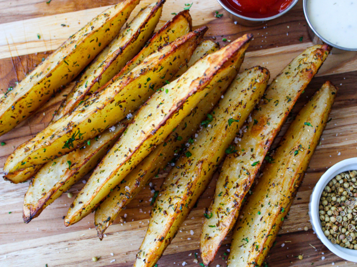 Oven-Baked Potato Wedges Seasoned with Coriander & Cumin