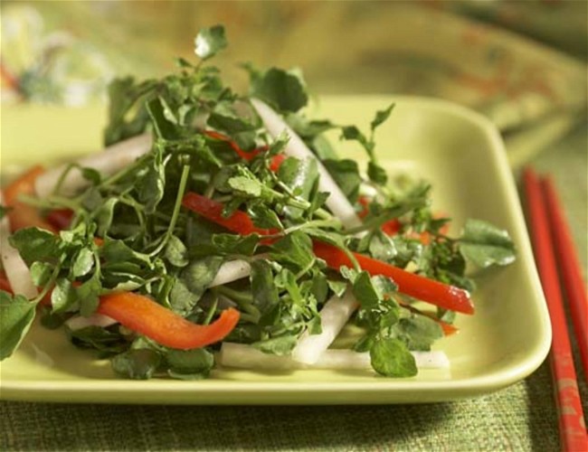 Image of Watercress, Bell Pepper and Daikon Radish Salad