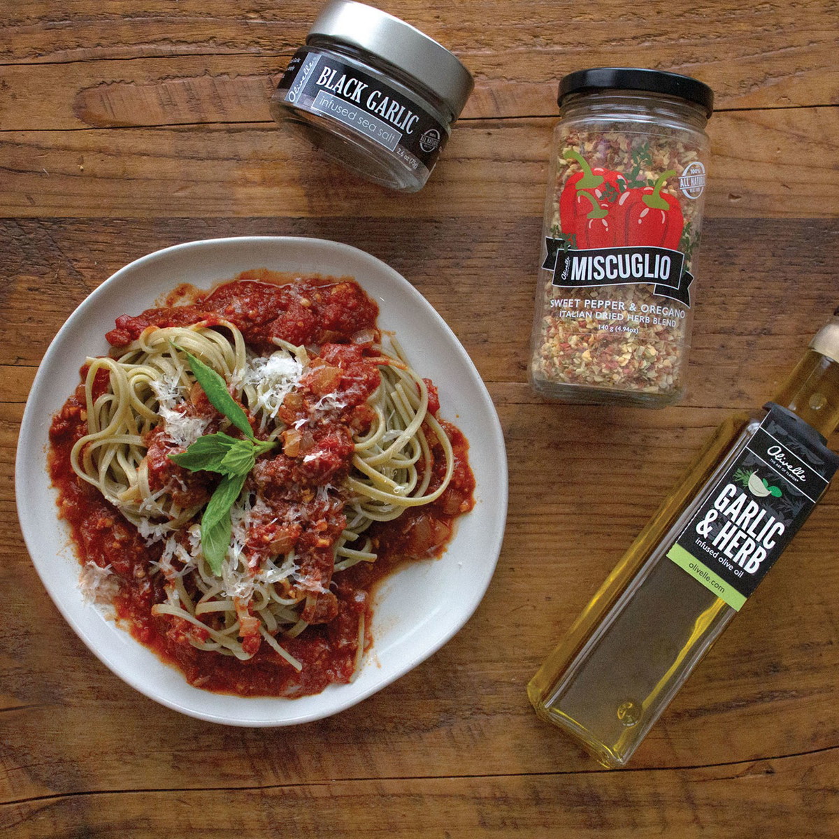 Garlic & Basil Pasta with Classic Marinara