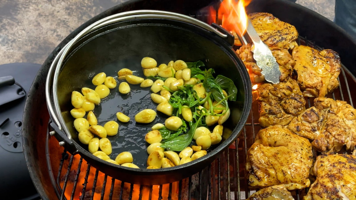 60 Clove Garlic Salsa Chicken Thighs