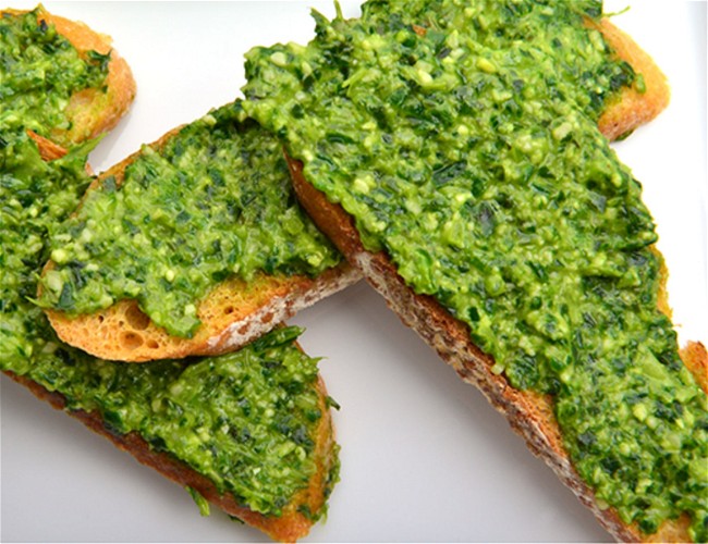 Image of Ramp Pesto Crostini