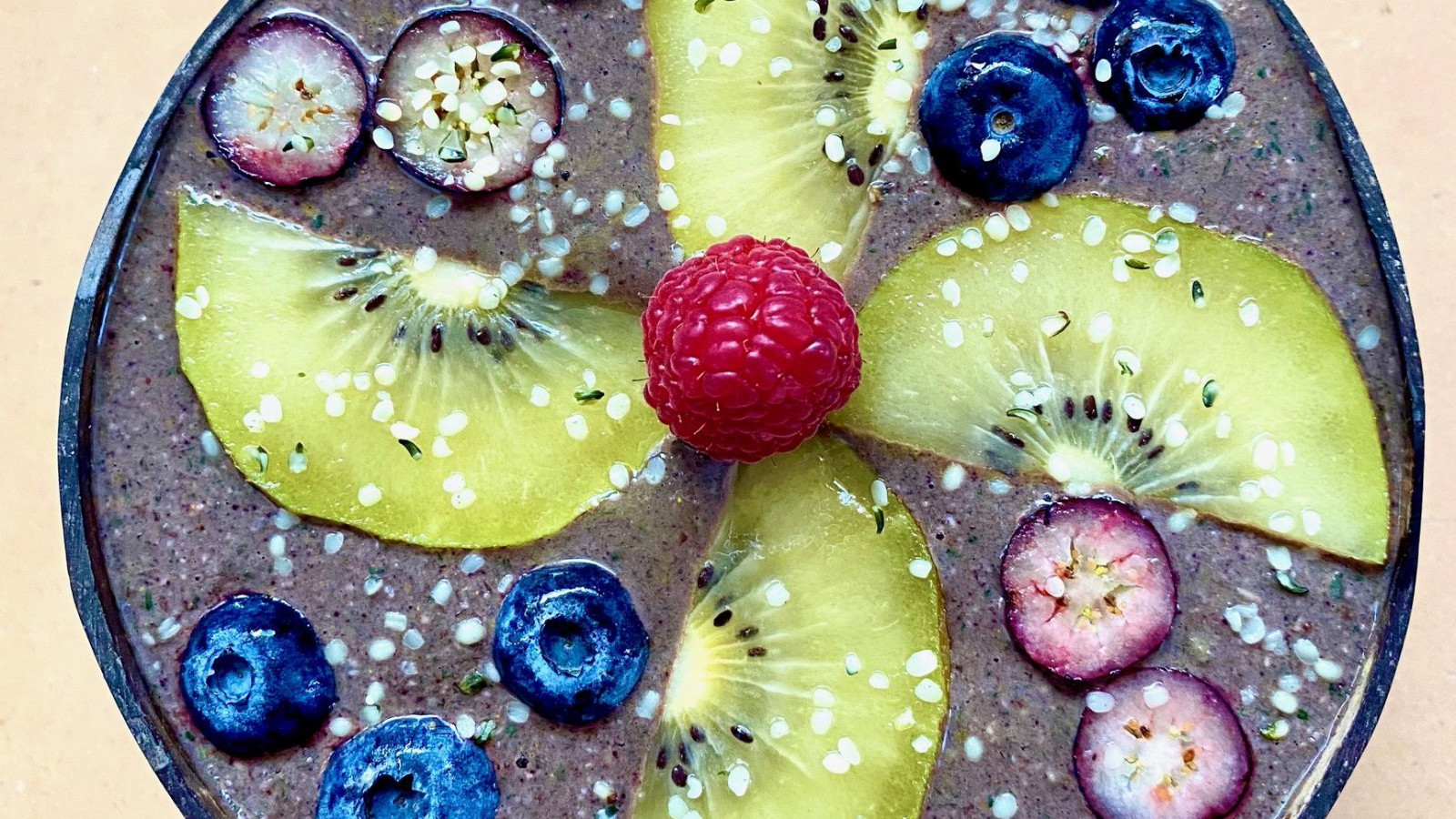 Try this quick, easy and scrummy smoothie bowl