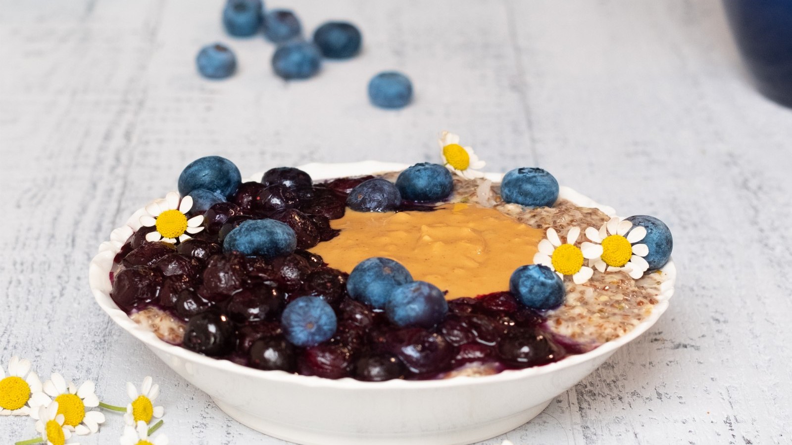 Image of Noatmeal with Blueberries and Collagen