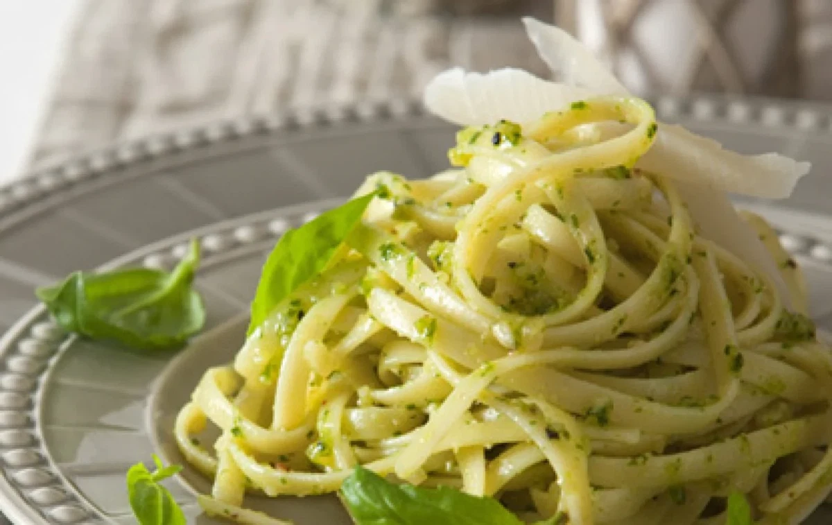VERY Real Genovese Pesto Linguine Pasta