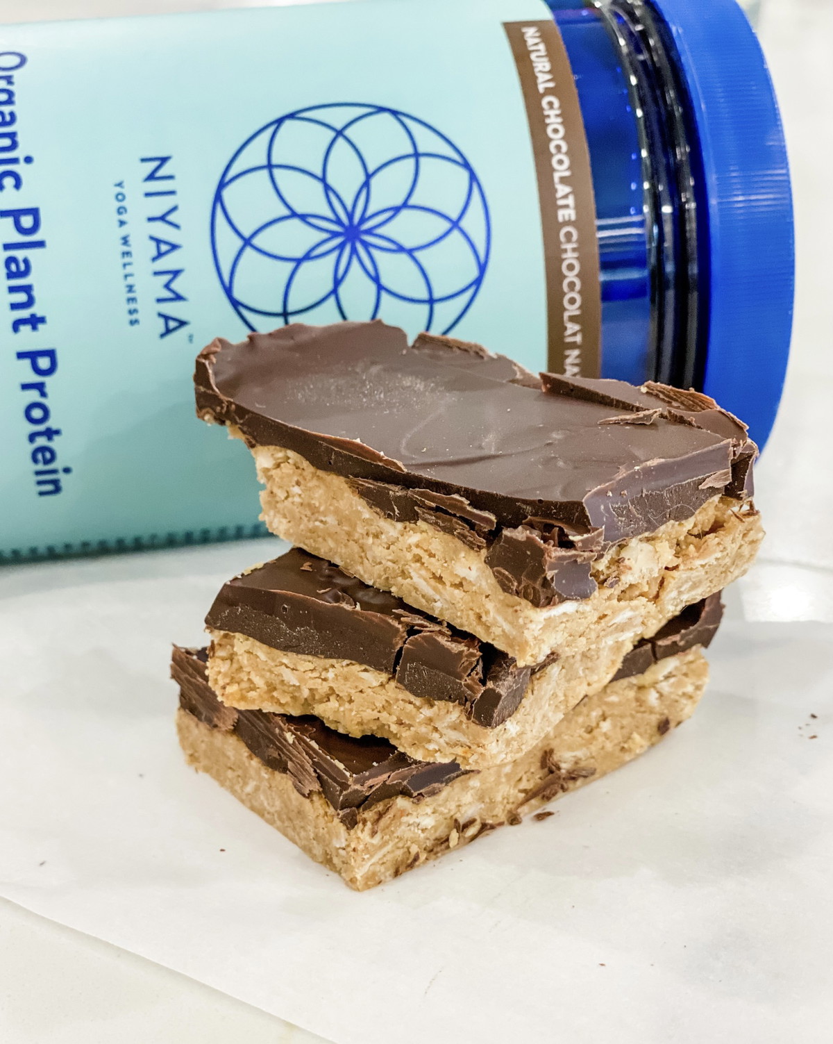 Chocolate Peanut Butter Protein Bars - 7 ingredients no-bake