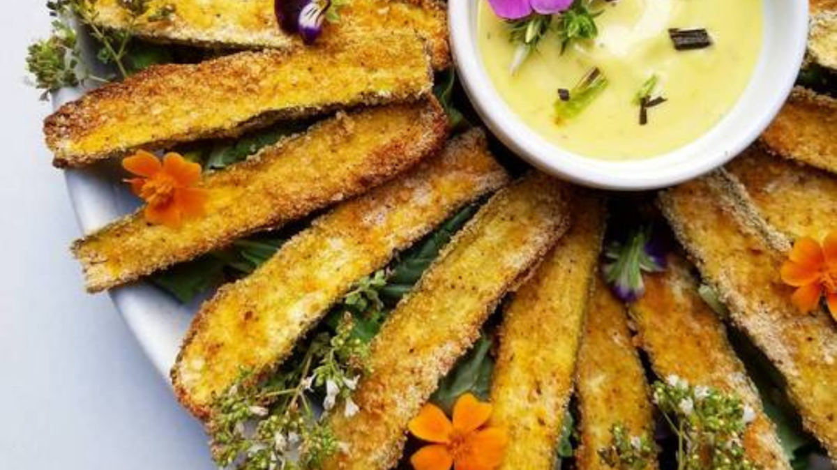 Crispy Baked Zucchini Sticks with Saffron Aioli