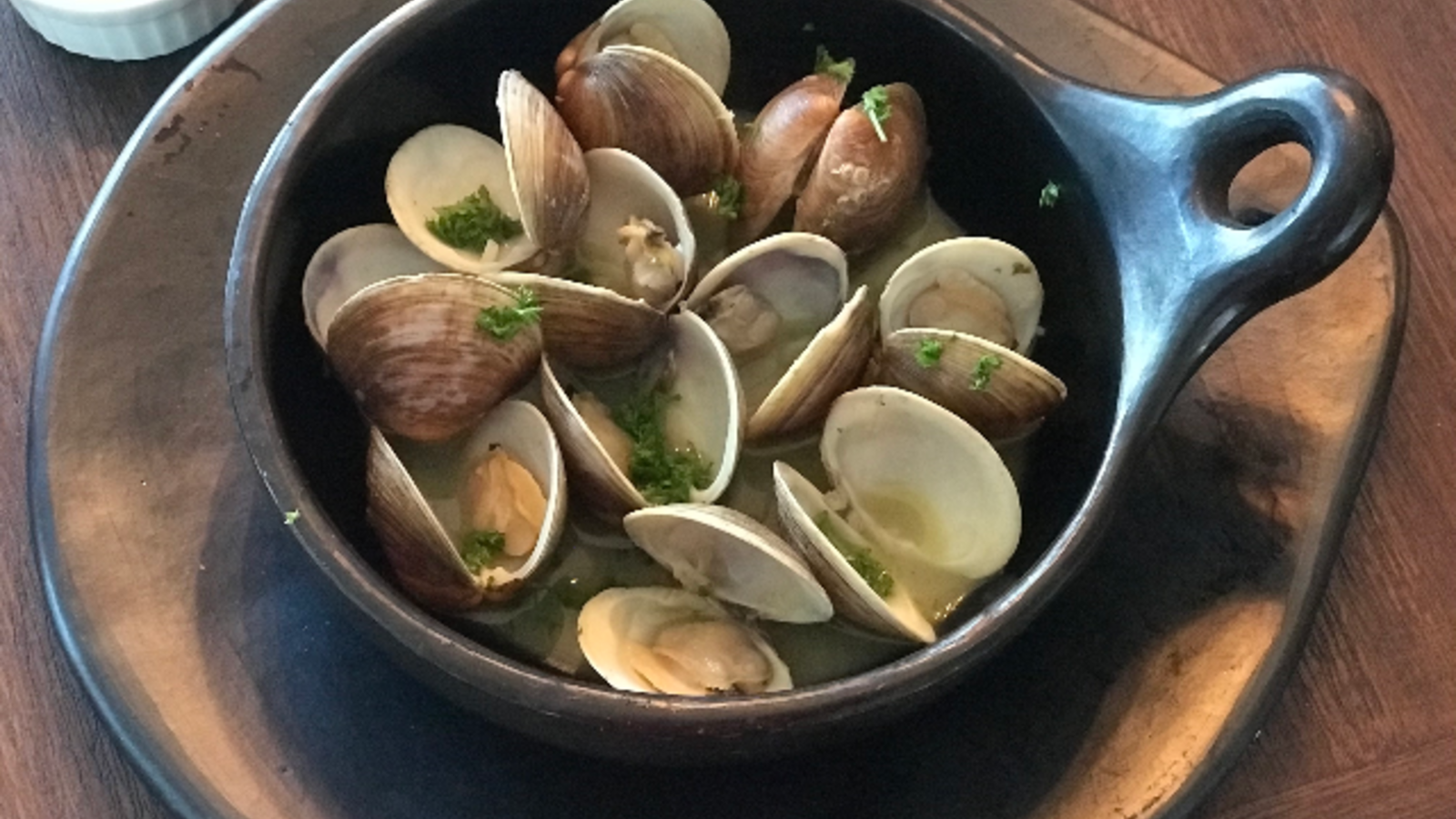 Image of Steamed Clams with Garlic