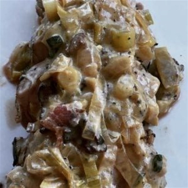 Image of Pork Chops with Leeks in Mustard Sauce