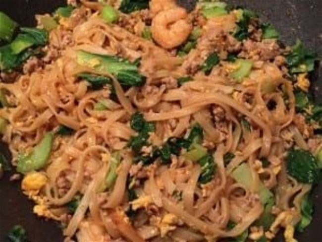 Image of Shrimp and Pork Pad Se Yew