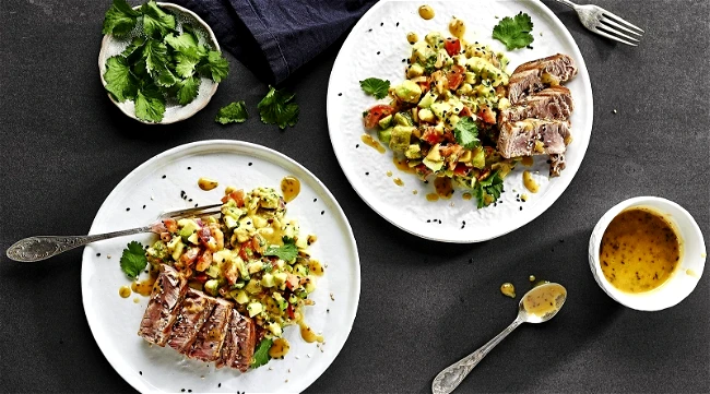 Image of Avocado Salat mit Thunfischfilet Rezept