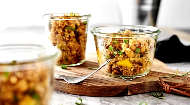 Image of Mango-Quinoa-Kichererbsen Salat Rezept