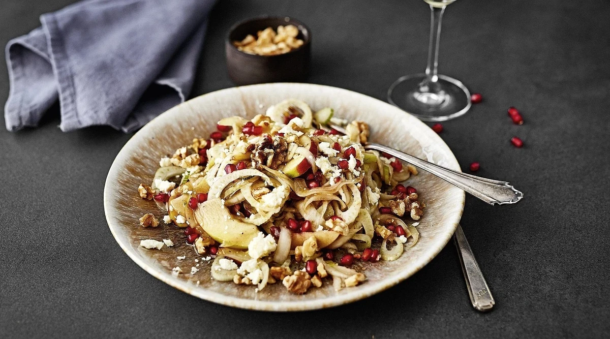 Fenchel Salat mit Feta und Granatapfel Rezept