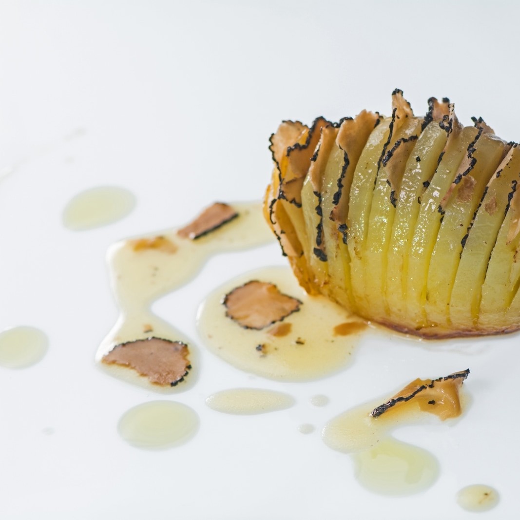 OVEN ROASTED POTATOES WITH CHOPPED BLACK TRUFFLES