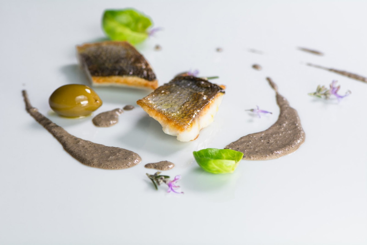 White fish fillet in Truffle and olive sauce 