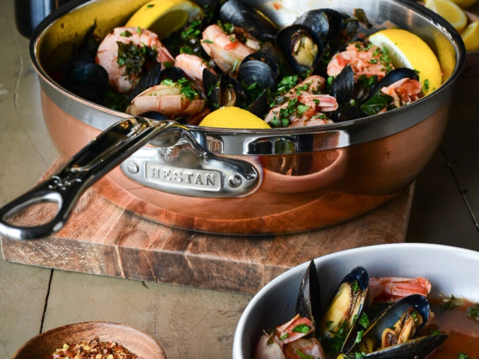 Cast Iron Seafood and Mussel Pot with Lid, 2 1/2-Qt.