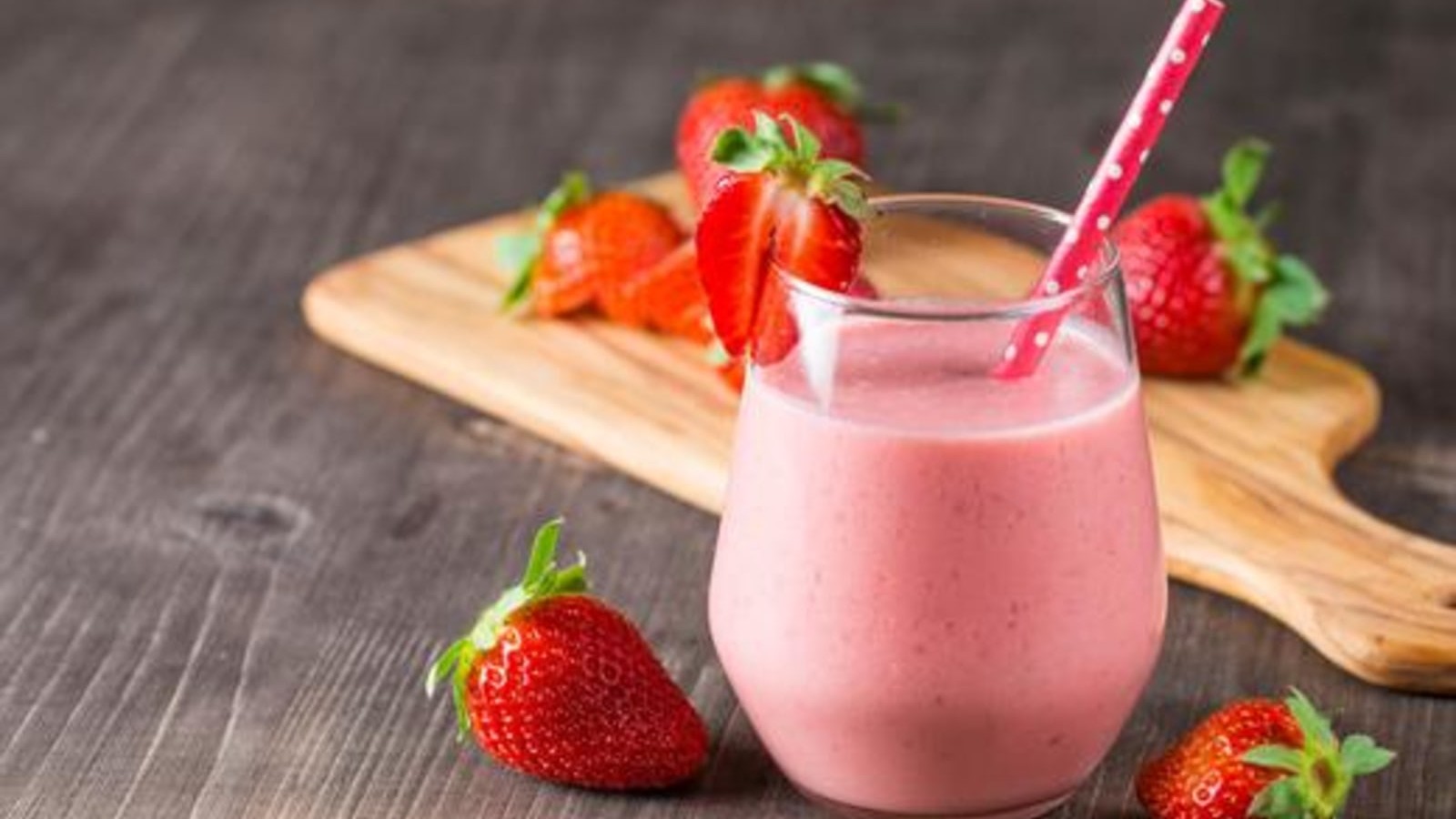 Image of Tofu Smoothie: A Silky Smooth Strawberry and Banana Recipe